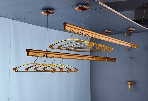 间卡贝手摇晾衣架测评【爆款测评】升降之(图6)