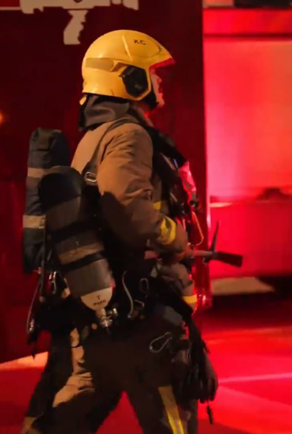 悲剧背后是一次被低估的危险累积香港大埔火灾已致128人遇难(图4)